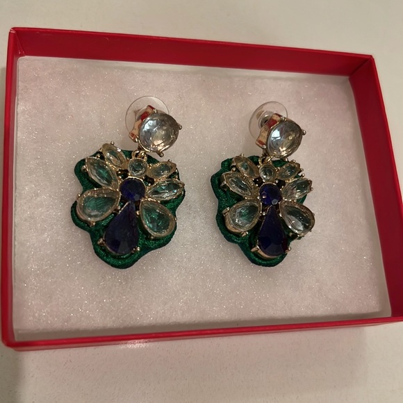 TALBOTS Costume Jewelry Pierced Earrings - Picture 2 of 3